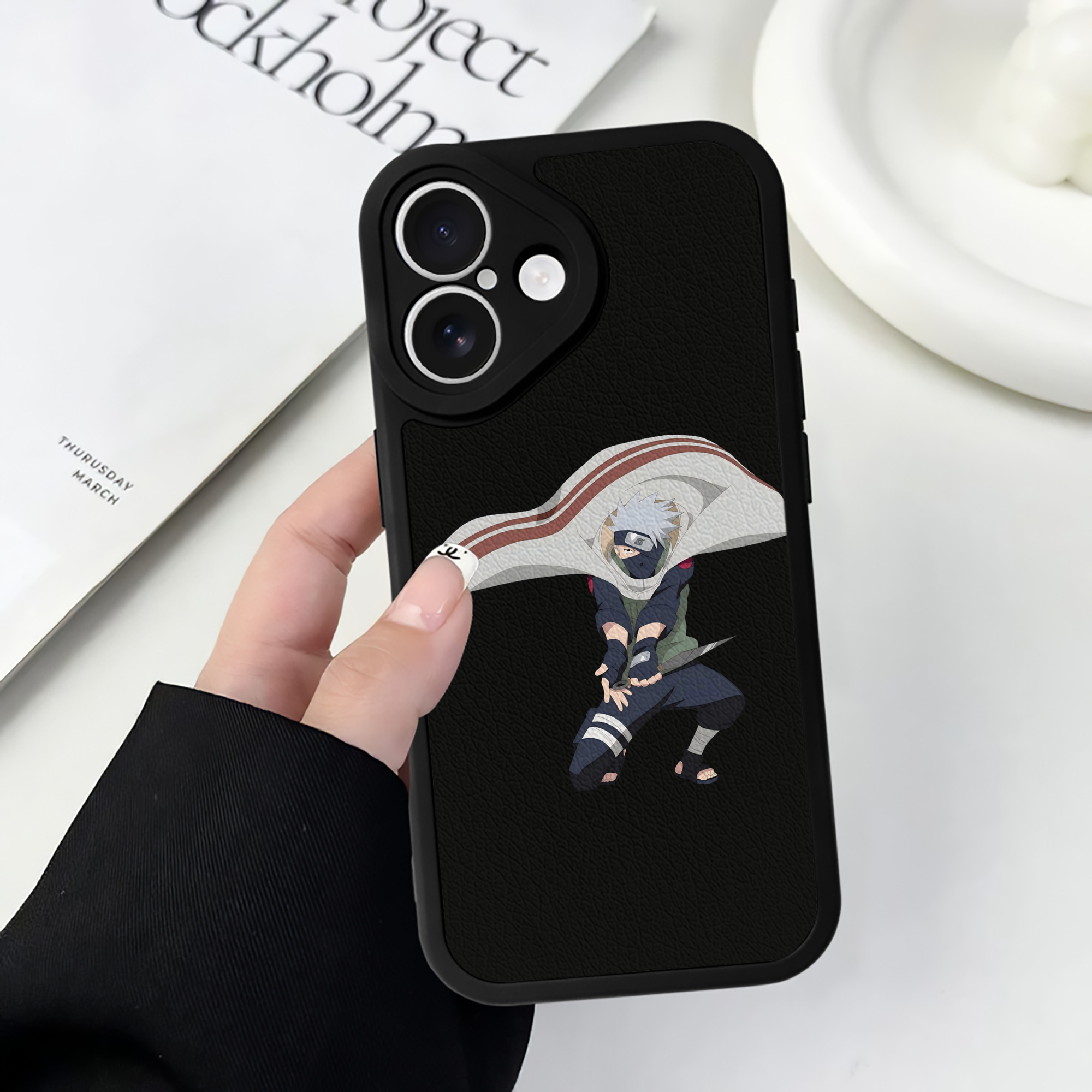 （画像用） NARUTO -ナルト- はたけ カカシ Hatake Kakashi 【iPhone 16シリーズ対応】シリコンスマホケース（レザー調） 材質：シリコン